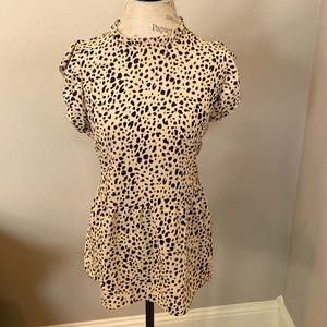 Lightweight sleeveless top